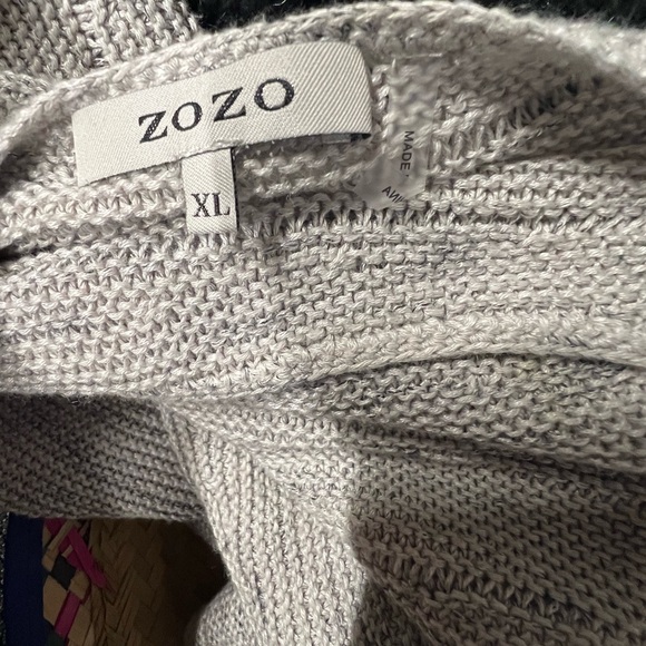 Elegant Light Gray Sweater bell sleeve - Picture 3 of 4